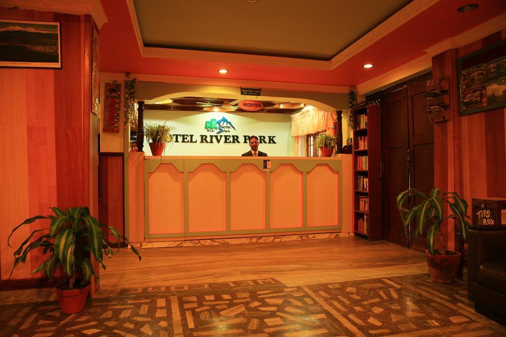 Hotel River Park Покхара Экстерьер фото
