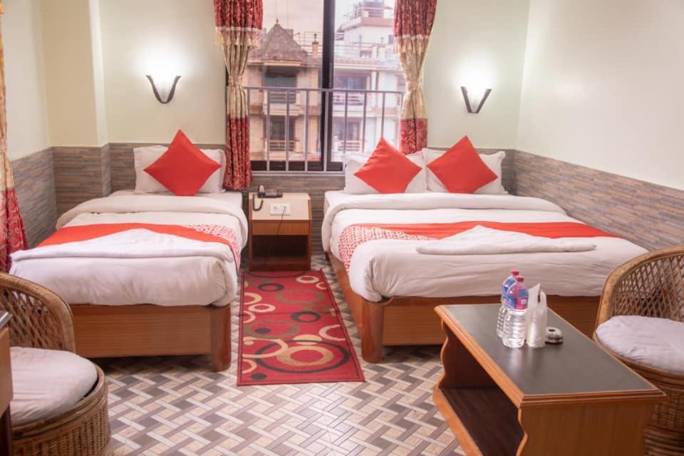 Hotel River Park Покхара Экстерьер фото