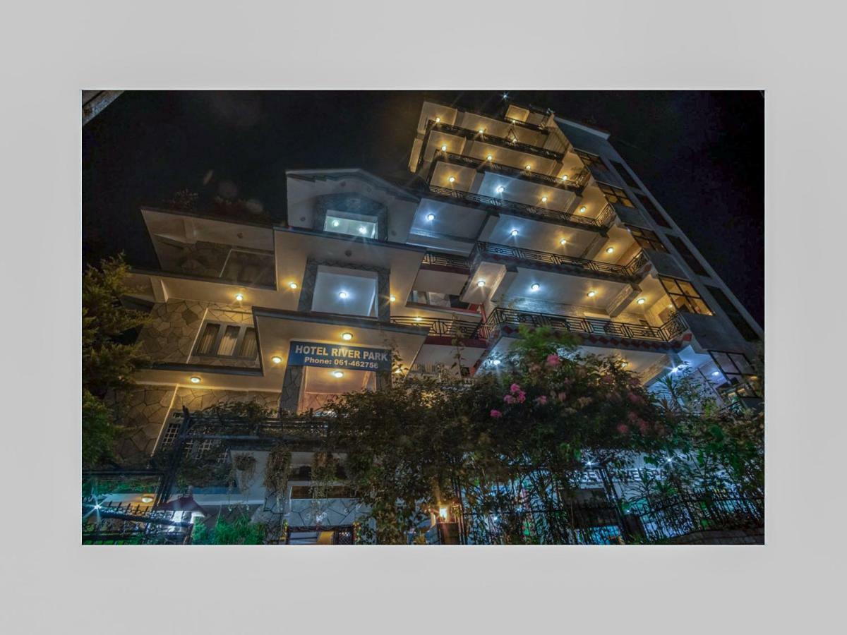 Hotel River Park Покхара Экстерьер фото
